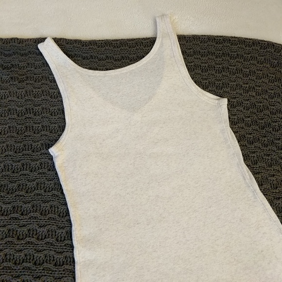 V neck tank top from Banana Republic! - Picture 6 of 7